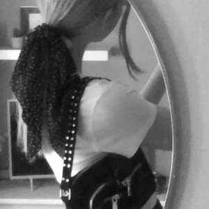 Äkta noella väska - säljrt min lilla noella väska då jag inte andvänder den, den andvändes en del förut men väldigt bra skick. kom priv för fler bilder buda från 250