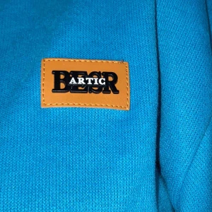  - Blå tröja, ganska tjock / varm! Använd ett par gånger, bra skick!