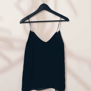  - Tunt linne från Zara. Skickas mot frakt eller möts upp i centrala STHLM.