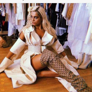  - Gucci 2018 overknee stövlar. Stl 39 . Nya oanvända