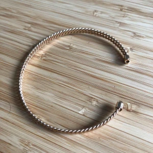  - Fint Armsmycke!  Köpt för 100 kr utomlands. 