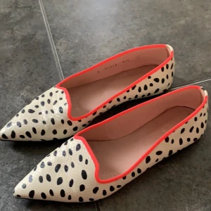 Ballerina loafers 38 - Ett par platta, pointy toe ballerinas, använda ett par gånger