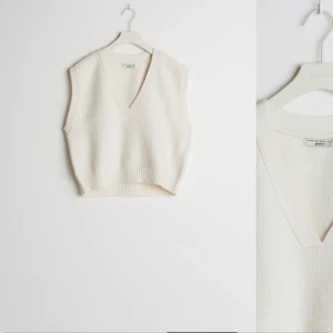 Söker gina tricot stickad väst  - Söker denna väst i stel xs-m!! 