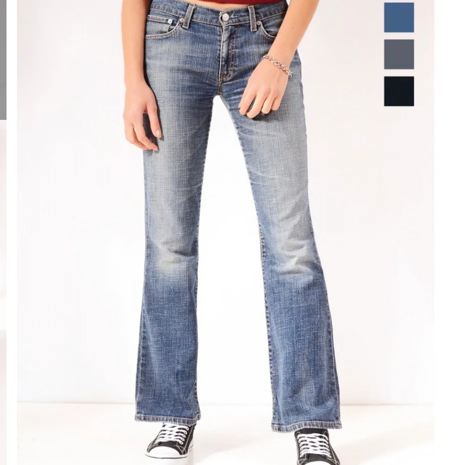 Säljer två styckna jeans i modellen 529 (De ljusblåa är sålda) då jag tyvärr vuxit ur de, skriv t mig för mer bilder! Säljer för 250kr + frakt! (Per byxa) 💕. Jeans & Byxor.