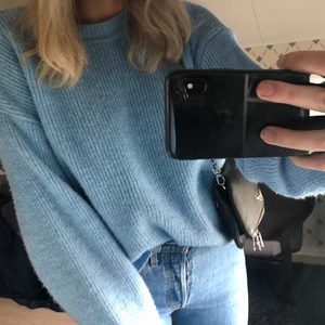 Tröja - Stickad tröja från chiquelle, tror inte den säljs längre då jag inte hittade den på hemsidan! Jättebra skick, som ny.  💕👊🏽