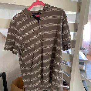 Söt piké  - Supersöt tröja, frakt: 66kr💞💞 hör av dig för intresse eller frågor