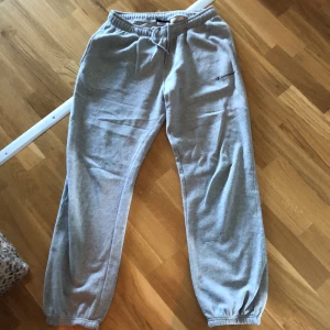 Champion mjukisar - Champion mjukisar i använt men fint skick! Strl M. Tar swish:) 