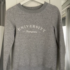 Tröja från Gina tricot  - Grå tröja från Gina tricot, storlek xs | säljer för 50kr  +frakt 