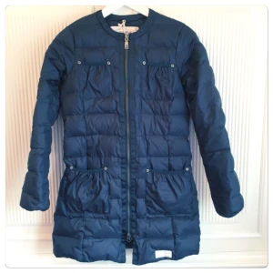  - Säljer min svarta Odd molly jacka stl 0. Sparsamt använd under 1 månad, som ny. 

Slutsåld i butik.

(Butikspris, 2495kr)