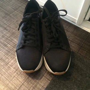  - Vagabond platå sneakers använda 3 gånger!
Bra deal!! :) 