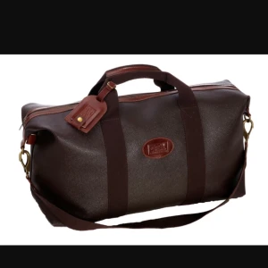  - Oanvänd Hamptons väska, passar perfekt som weekend-bag. Säljes pga att jag redan har en:) billigare vid snabb affär och kan skickas!