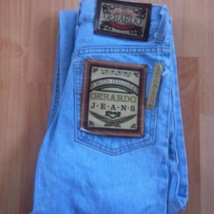  - 💖 Snyggaste byxorna there is 💖

• Storlek: Märkta w27, men passar 25-26
• Märke: GERARDO
• Material: 100% Bomull 
• Skick: Endast provade, som nya!
• Övrigt: Inga skavanker alls
• Frakt: 55-65kr