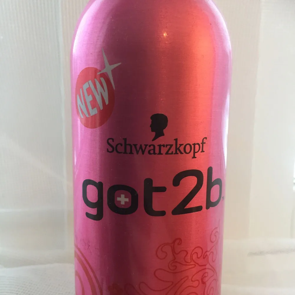 2 sexy big volume push up volumizing hairspray från Schwartzkopf serie Got2b som ger - push up, plump, ultra hold. Säljer denna eftersom den inte kommer till användning. Pris och frakt kan diskuteras. Villig att mötas upp!. Accessoarer.