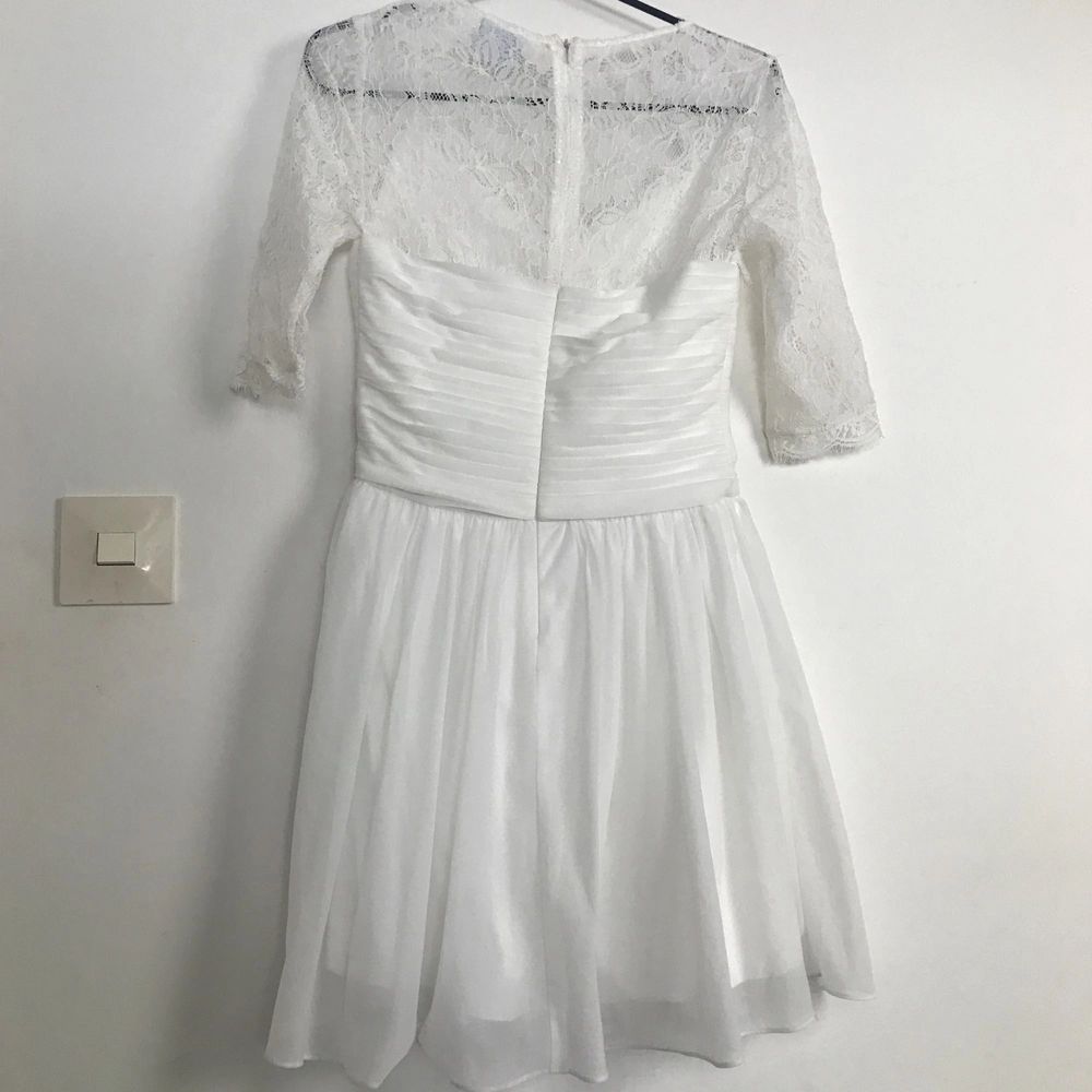 Jättefin Chiara Forthi klänning som passar perfekt ill skolavslutning mm. Endast använd en gång och säljer pga att den inte kommer till användning. Funkar för både Xs\S NYPRIS: 900 kr . Klänningar.