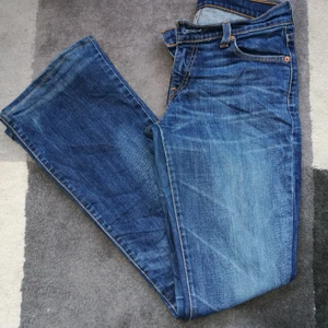  - Supersnygga bootcut jeans från Levis! Storlek 27/32💙 frakt tillkommer 