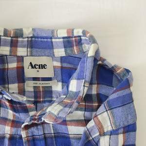 Vintage Pop Classic skjorta från Acne i storlek 50, skulle säga att den passar M - L. Möts upp i Stockholm alternativt står köparen för frakten ✨