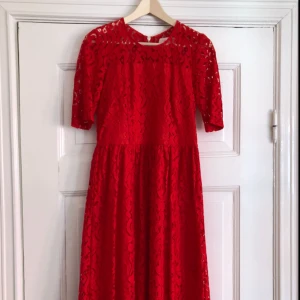  - Spetsklänning från Lindex. Använd en gång.