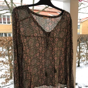  - Hollister blus, superfint skick!!