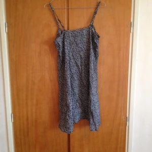 Tunn och skön klänning från H&M divided. Använd en gång!  - Tunn och skön klänning från H&M divided. Använd en gång! 