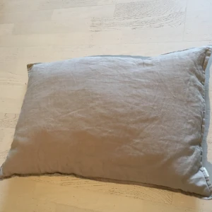  - Linnekudde 50x70