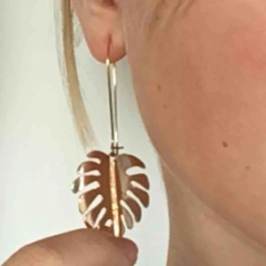  - Suuperfina örhängen som tyvärr aldrig kommer till användning. Köparen står för frakten💘💘💘