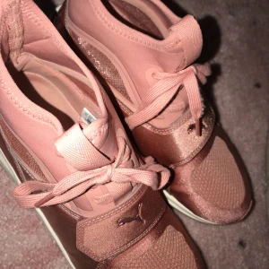  - Skor från puma. Använda max två gånger!!! 