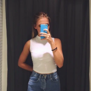  - Vit turtleneck från Topshop