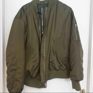  - Annorlunda och fin bomberjacka 