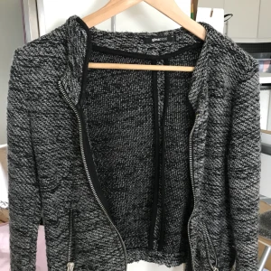  - Fin kofta från gina tricot 💕