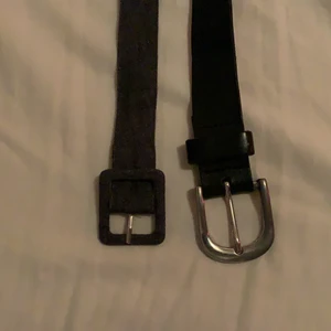 skärp - säljer dessa fina skärp för 15kr/styck!! det vänstra finns kvar. 💕billig frakt tillkommer