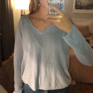 Blå Tröja - Super Snygg tröja från Bommerang. Använd fåtal gånger.