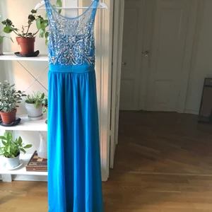 Balklänning - Använd en gång, fin skick. Str M