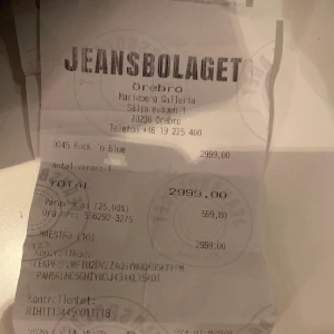 Rockandblue jacka storlek 32 - En jätte fin Oandvänd Rockandblue jacka. Köpte jackan detta år men säljer den pågrund av felköp på storlek. Vi säljer på halva priset och kommer där efter inte att gå ner mer i priset. 1500kr