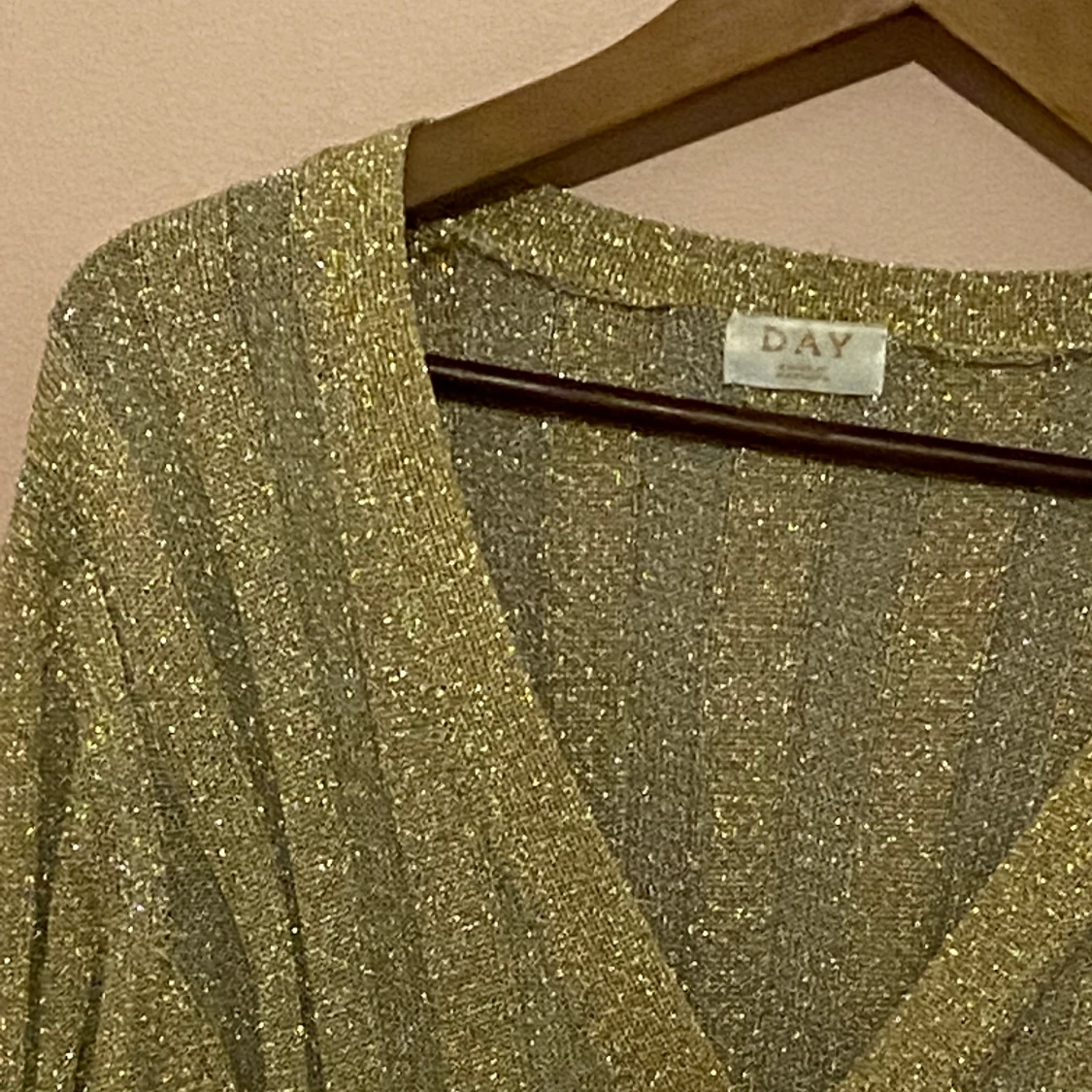 Guldig kofta från DAY - 90