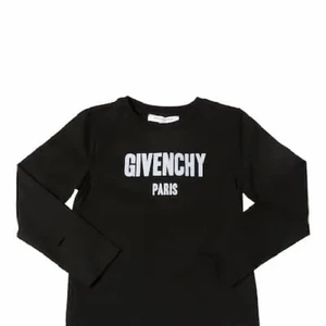 Givenchy tröja - Givenchy tröja i storlek S. Sitter väldigt fint. 