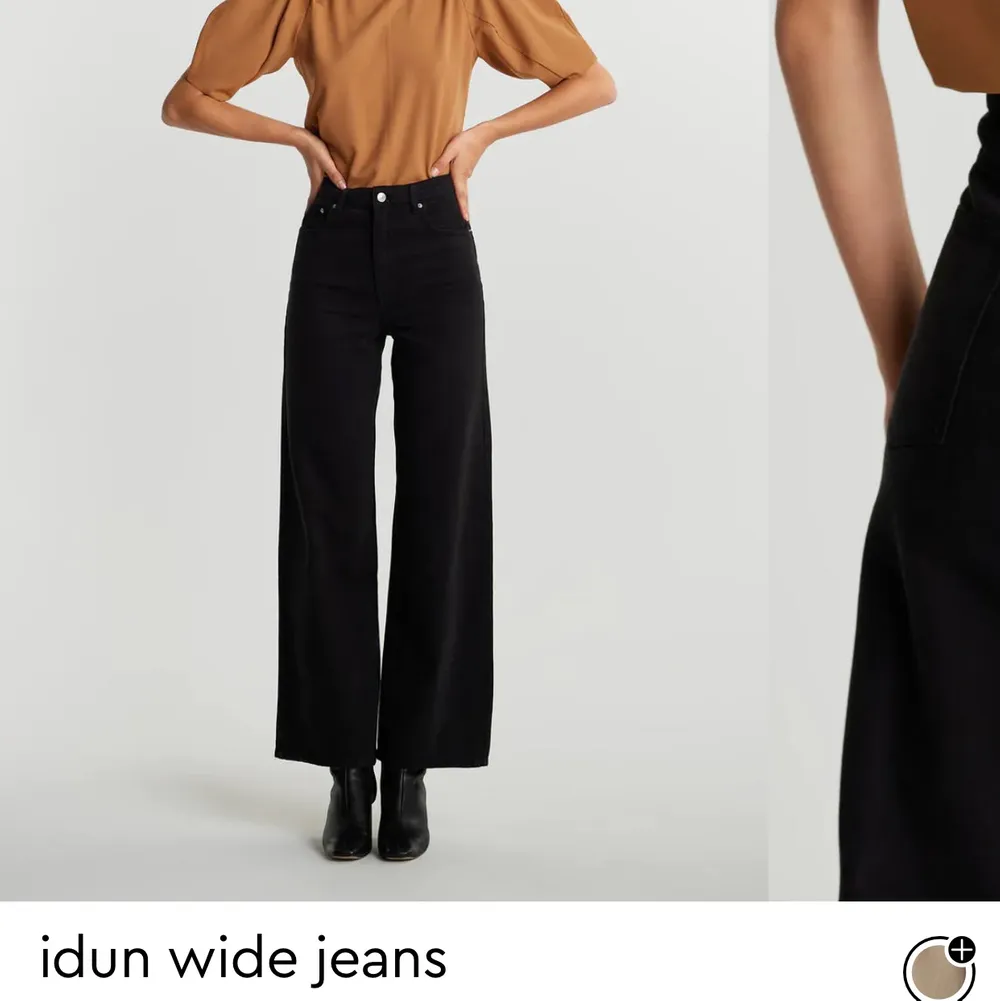 Säljer ett par jättesnygga svarta jeans i modellen Idun wide från GinaTricot.Slutsålda för tillfället!  Säljs då de är för korta för mig (är 175/176). Endast använda en gång så i nyskick!!                        Storlek 34!                                                                 190kr+frakt 💛. Jeans & Byxor.