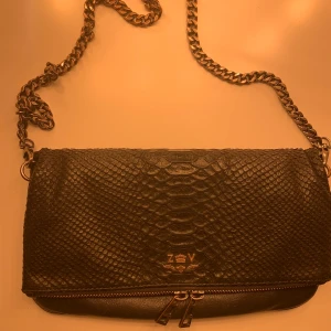 Zadig Voltaire väska  - Zadig väska ❗️ säljer min Zadig väska! Pris kan diskuteras. Meddela för bättre bilder. 👄