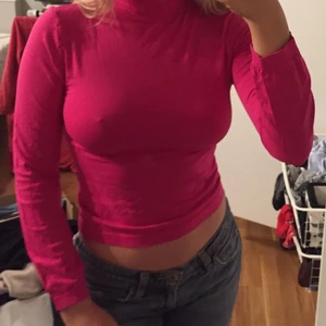 Neon rosa polotröja - Storlek XS, köpare står för frakt