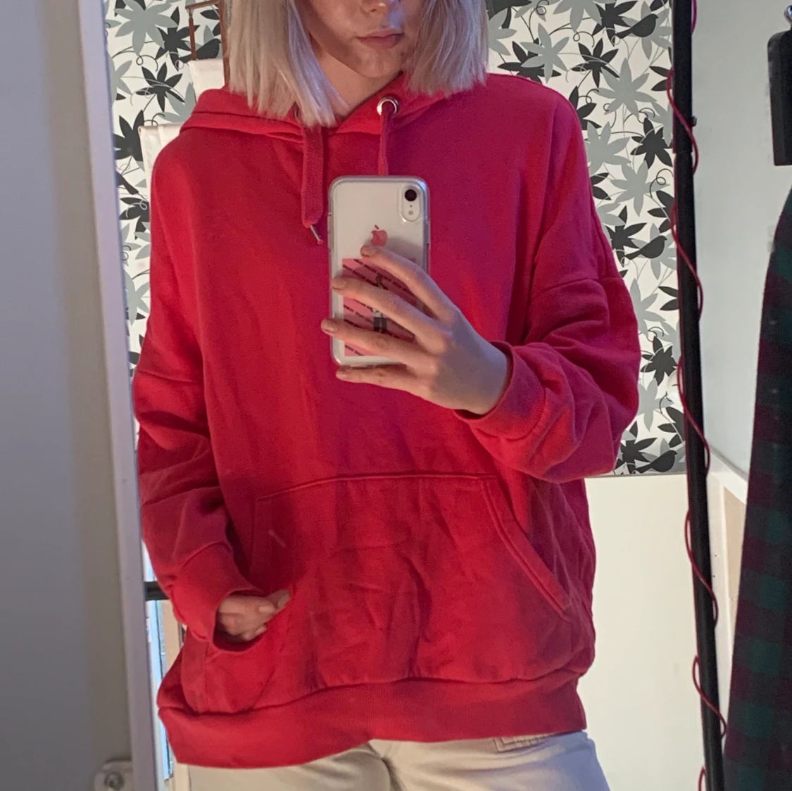 Skrikrosa hoodie i bra skick - 91