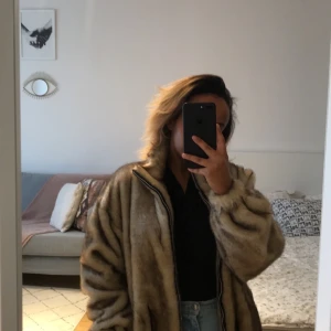 Vinter pälskappa - I fint skick men jag använder det inte längre