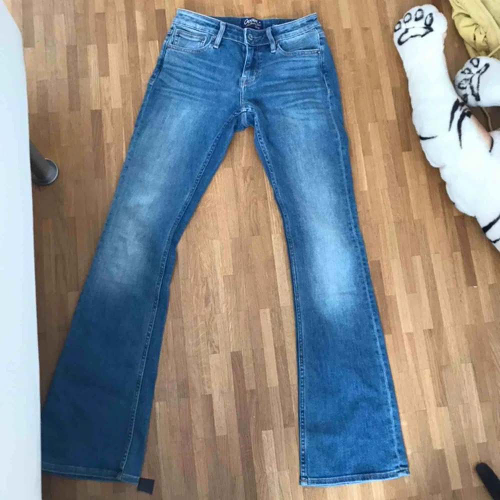 Crocker bootcut jeans! skriv för fler bilder. Möts gärna upp i sthlm ❤️. Jeans & Byxor.