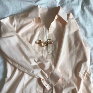  - Världen finaste trendiga skjorta super söt Köpt på secondhand 