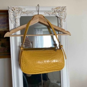  - Väska från Nelly Bud från:  79 kr