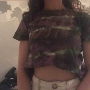  - En egen gjord batiktröja, det finns ingen annan utav den här!! ;)