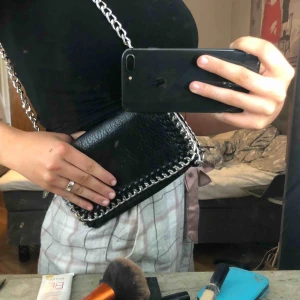  - En fin väska köpt på scorett i den lilla variationen. Säljer för 200kr + frakten💕