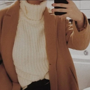 Brun kappa från Esprit - Använt fåtal gånger, passar S/M