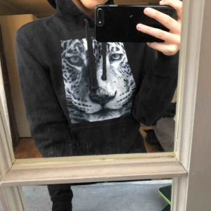  - Super fin hoodie från the cool elephant! Stl S💕