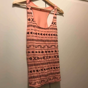  - Somrigt linne från Pimkie. Köparen står för fraktkostnaden.