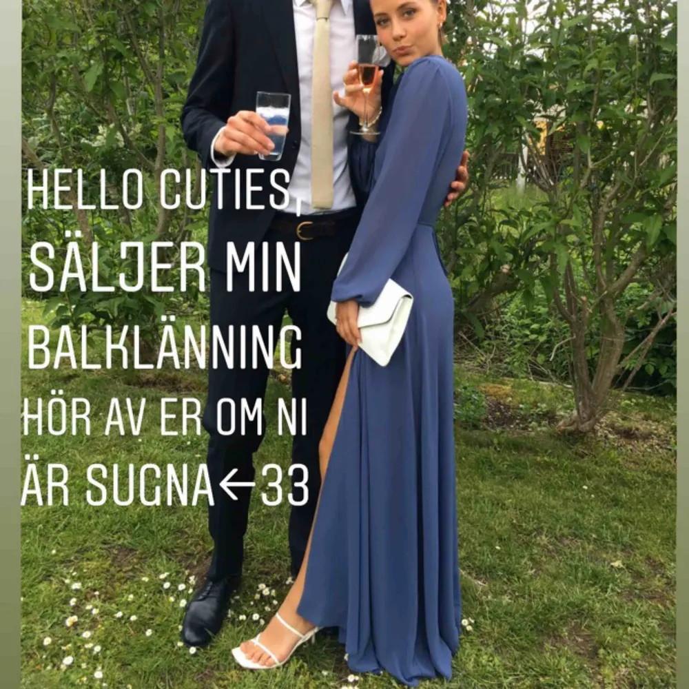 Intressekoll på min balklänning från förra året! Va såå nöjd med den! Hör av er vid intresse eller fler bilder🥰. Klänningar.