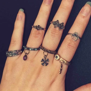 Ringar - 20kr/st + frakt  100kr för allt inkl frakt   ❌sålda: lillfinger/båda på ringfingret/övre på pekfingret/nedre på långfingret❌